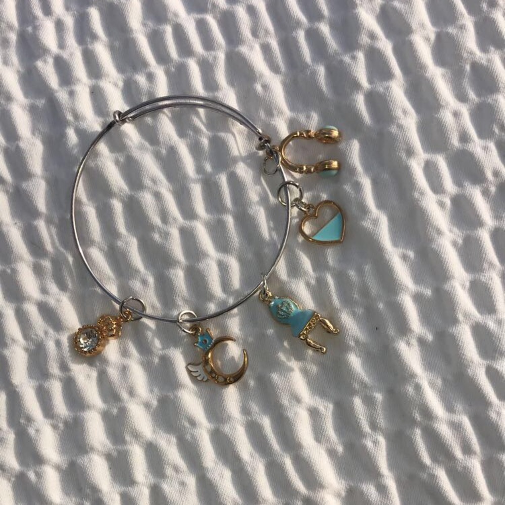 Hand designed charm bracelets - Picture 4 of 8